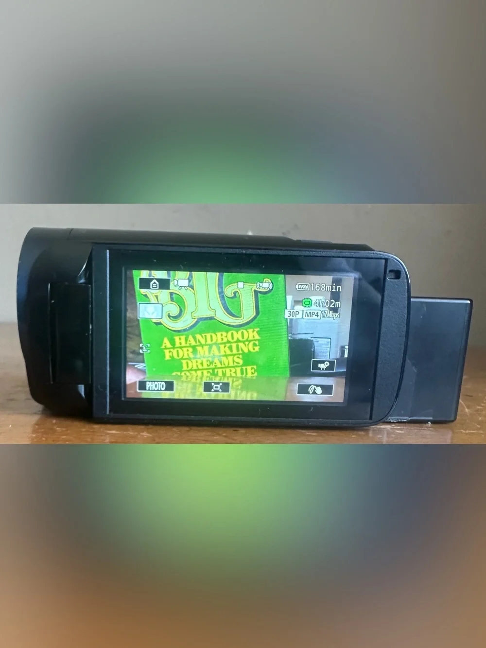 Canon Vixia HF R62 Full HD 3.2MP CMOS 32x Optical Zoom Video Handycam Camcorder